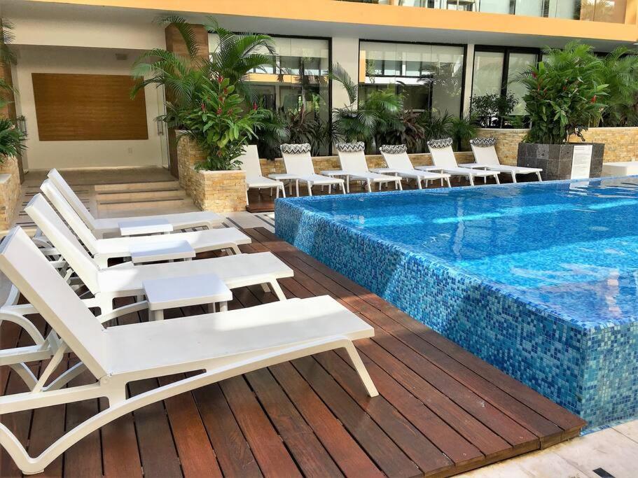 Your Exclusive Studio In The City - Top Amenities & Services For Free!! Playa del Carmen Esterno foto